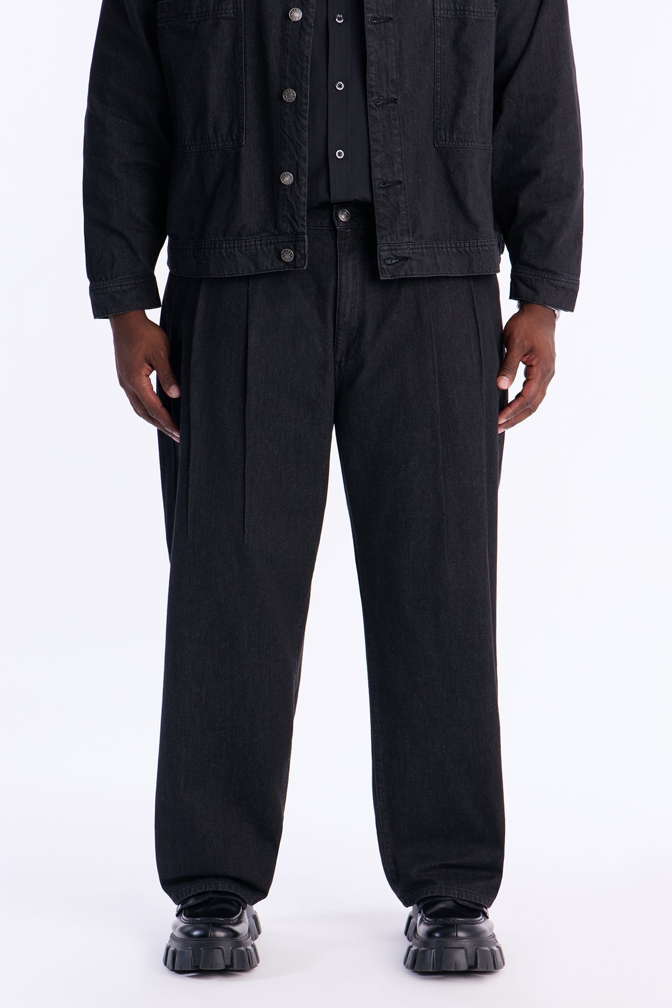 Barrel Aime Pleated Jean - Black Wash Fashion Nova